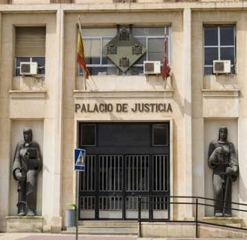 Puerta Palacio Justicia
