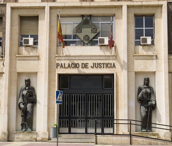 Puerta Palacio Justicia